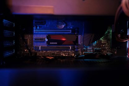 Samsung SSD 990 PRO (With Heatsink) NVMe M.2 SSD (4TB, MZ-V9P4T0CW) - Image 4
